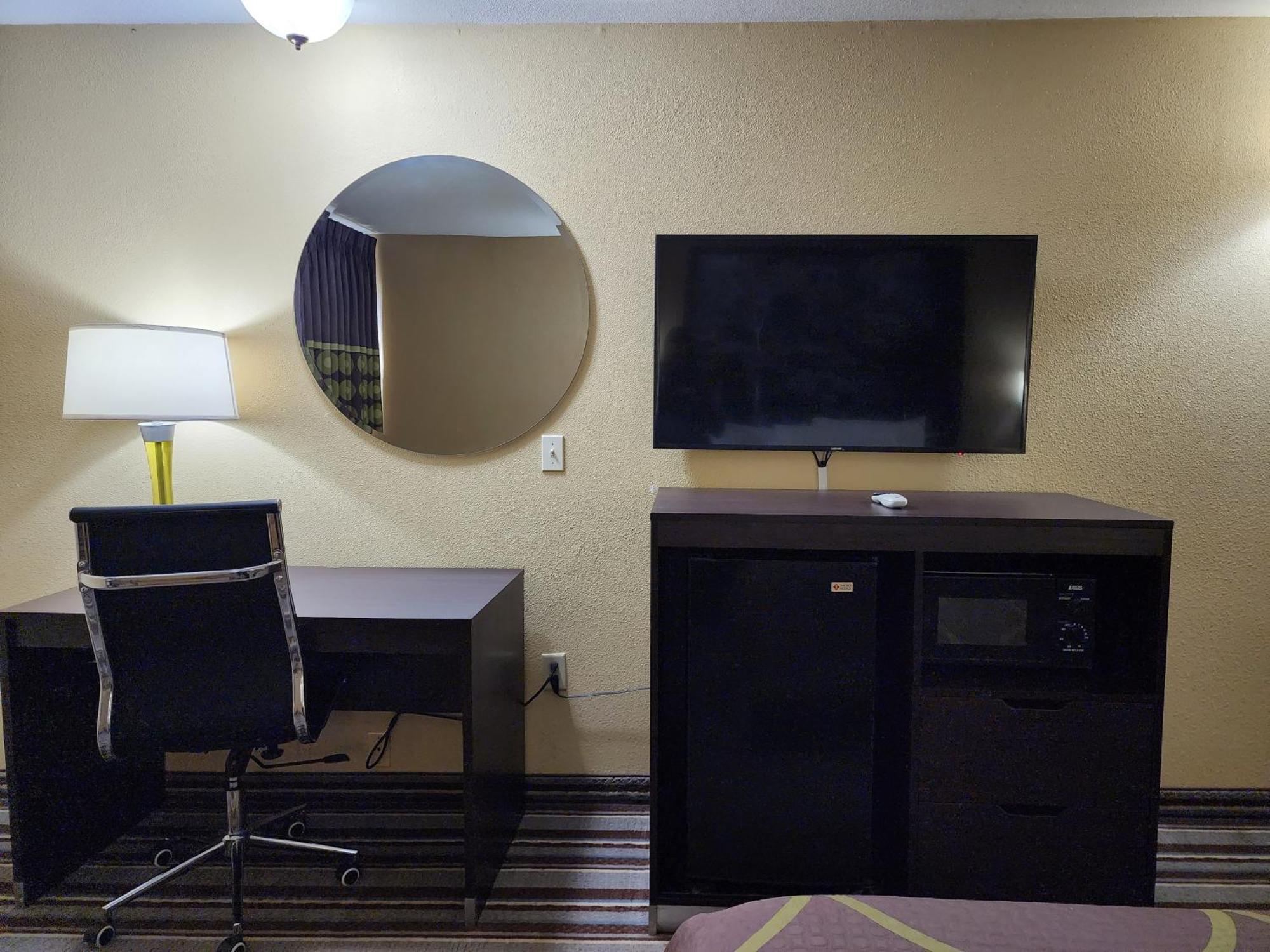 Super 8 By Wyndham Pine Bluff Hotel Exterior foto
