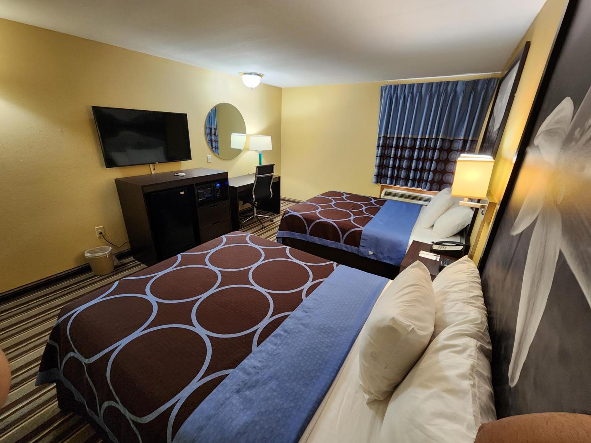 Super 8 By Wyndham Pine Bluff Hotel Exterior foto